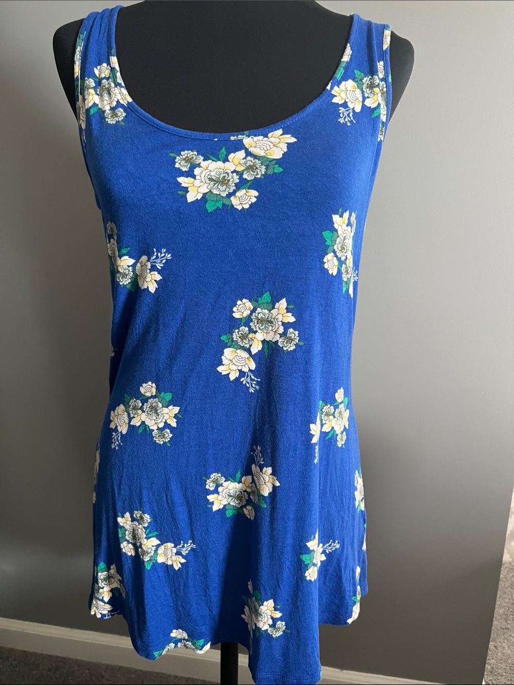 Women's Blue Floral Scoop Neck Tank Top